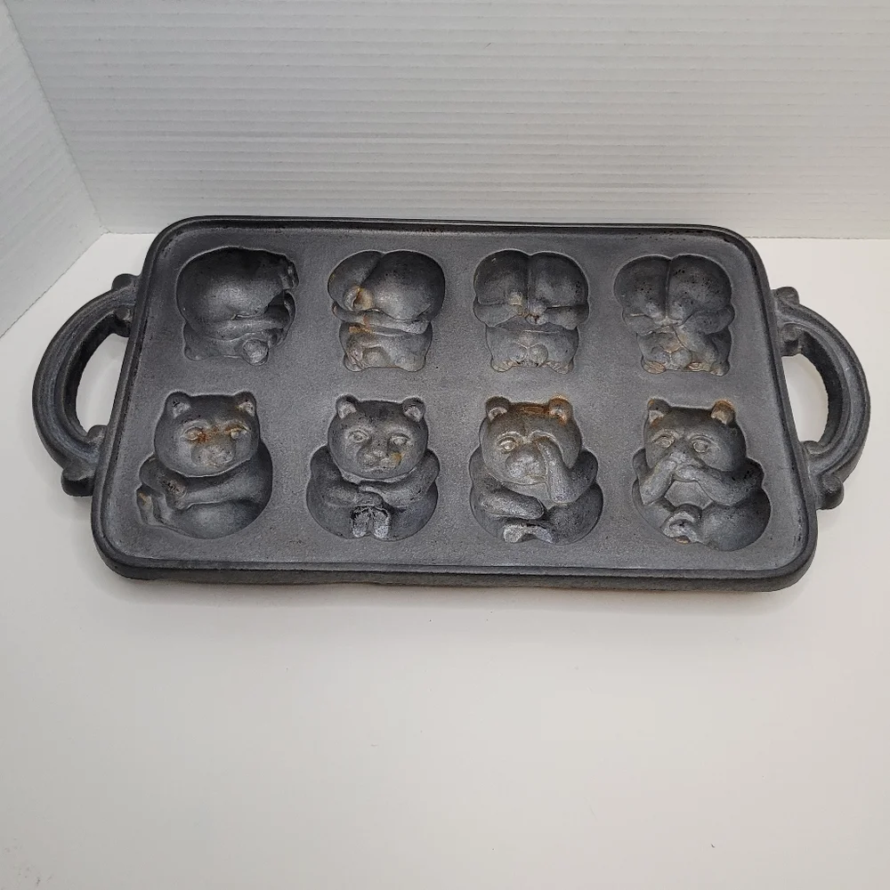 Vintage John Wright 1984 Teddy Bear Cast Iron Muffin Cornbread Baking Pan USA